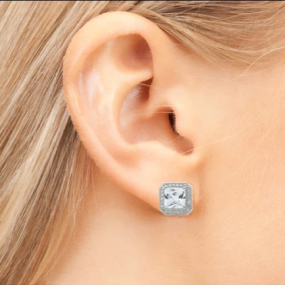 NWT Cate & Chloe Norah 18K White Gold Plated Princess Cut Halo Stud Earrings - Picture 5 of 7